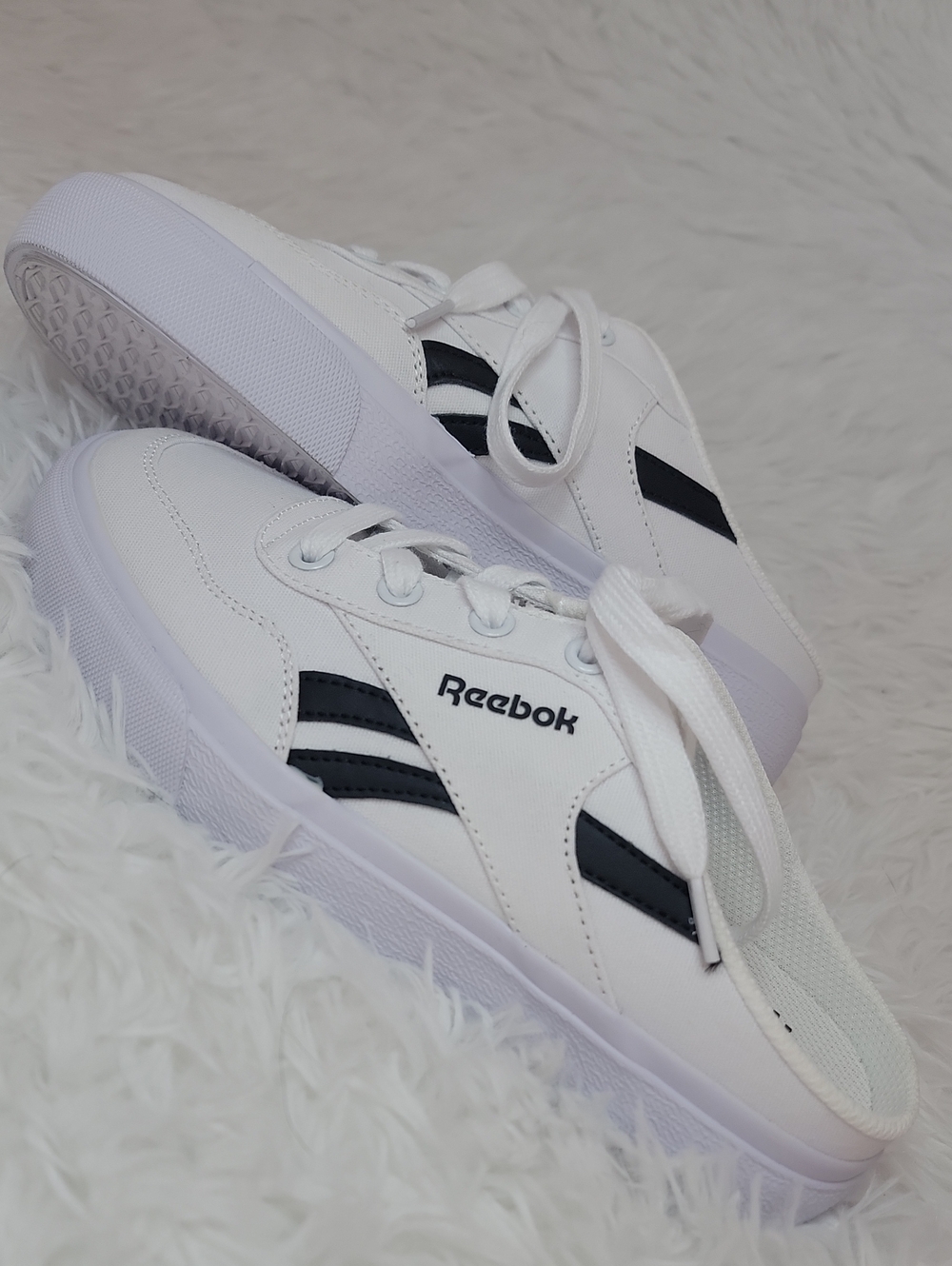 NWOT Reebok White Mule Sneakers with Black Stripes. Sz 6.5